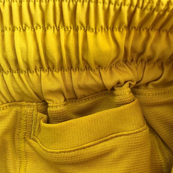 Lululemon Activewear Hotty Hot LR Short 2.5" Lined Gold Size 12 NWT - Picture 9 of 10